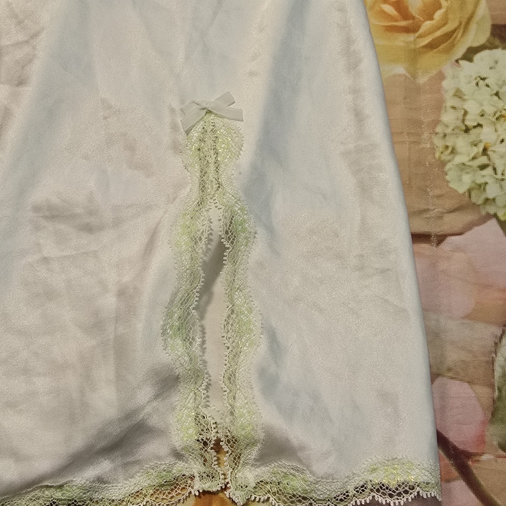 Victoria's Secret Ivory Chemise - Picture 5 of 8